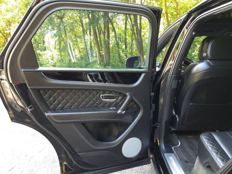 2020 Bentley Bentayga Hybrid