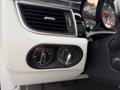 2017 Porsche Macan S