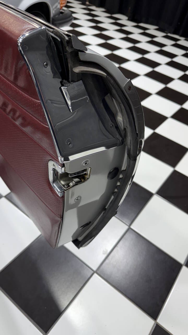 1988 Mercedes-Benz 560-Class 53