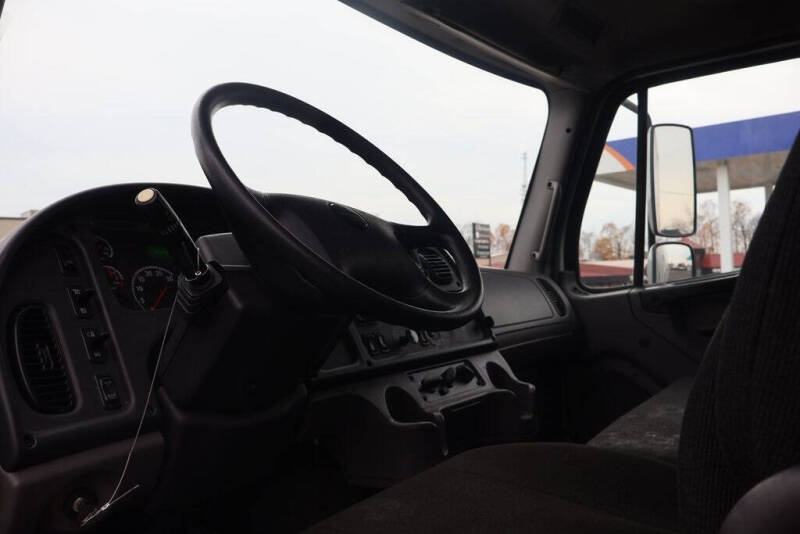 2016 Freightliner M2 106