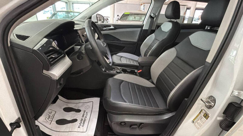 2023 Volkswagen Taos SEL 4Motion