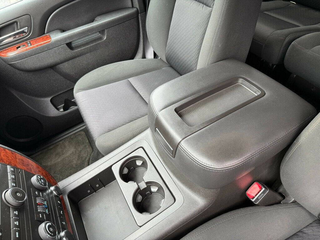 2014 Chevrolet Suburban 31