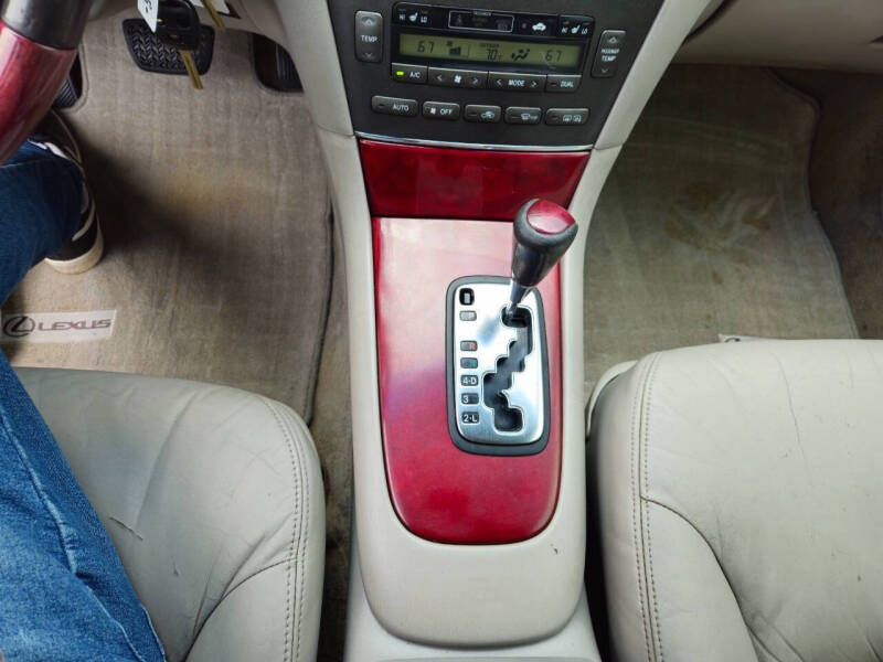 2004 Lexus ES 330