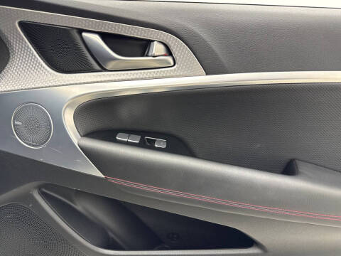 2023 Genesis G70