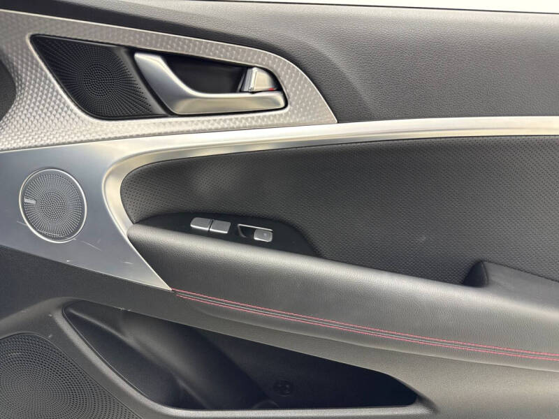 2023 Genesis G70