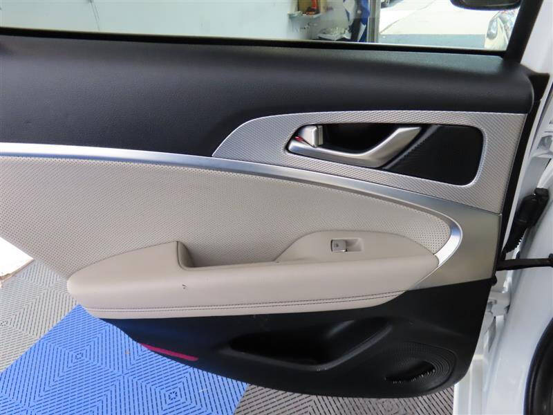 2022 Genesis G70