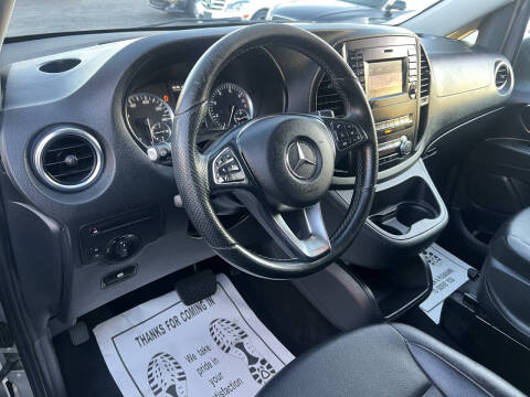 2017 Mercedes-Benz Metris Passenger