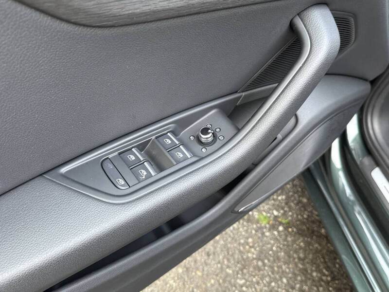 2017 Audi A4 2.0T quattro Premium Plus