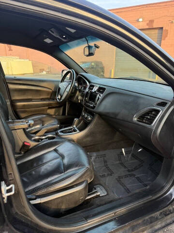 2011 Chrysler 200 Limited