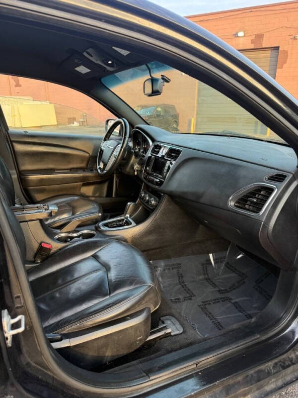 2011 Chrysler 200 Limited
