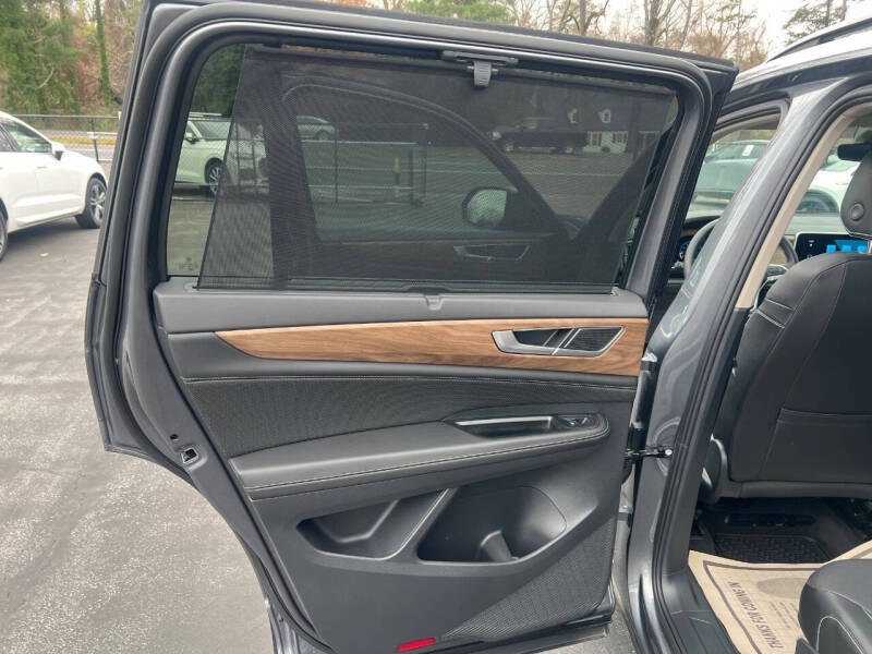 2024 Volkswagen Atlas SE