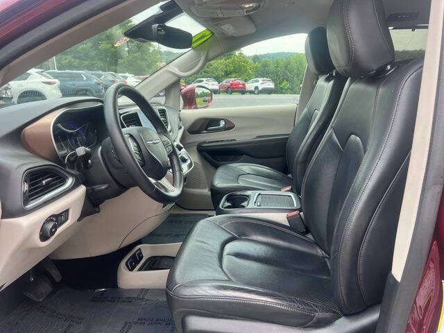 2017 Chrysler Pacifica Touring-L Plus