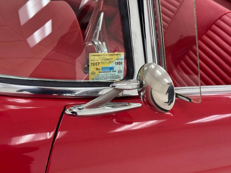 1957 Ford Thunderbird