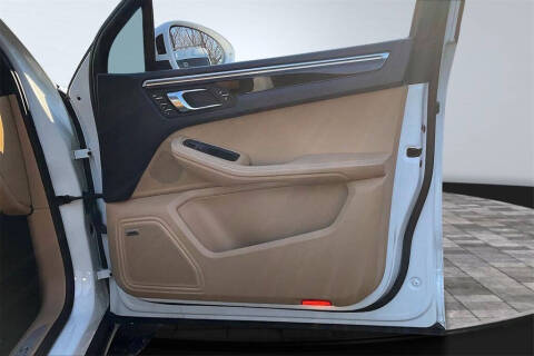 2017 Porsche Macan S