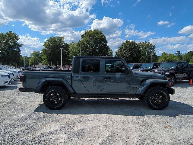 2025 Jeep Gladiator Willys