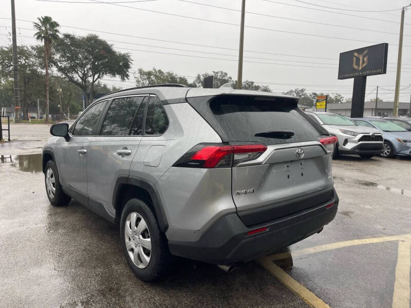 2020 Toyota RAV4 LE