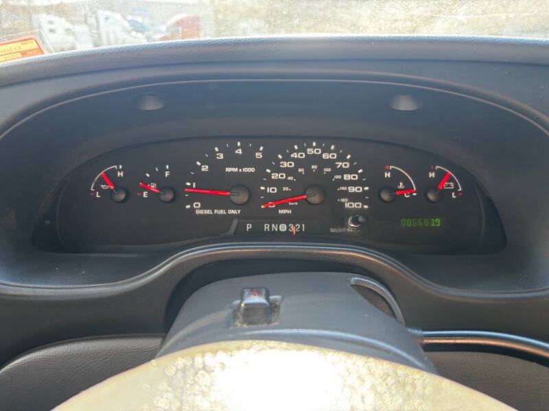 2004 Ford E-Series E-350 SD