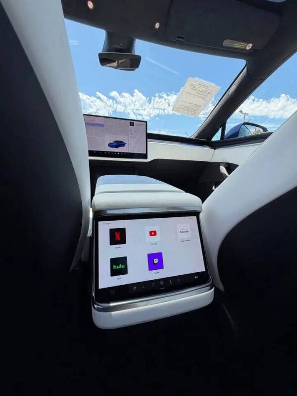 2023 Tesla Model S Plaid