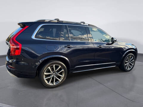 2017 Volvo XC90 T6 Momentum
