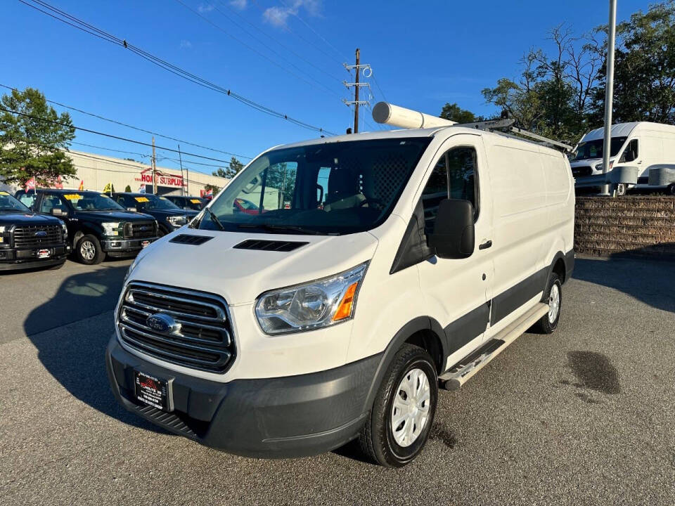 2016 Ford Transit Base's photo
