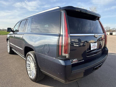 2018 Cadillac Escalade ESV Platinum