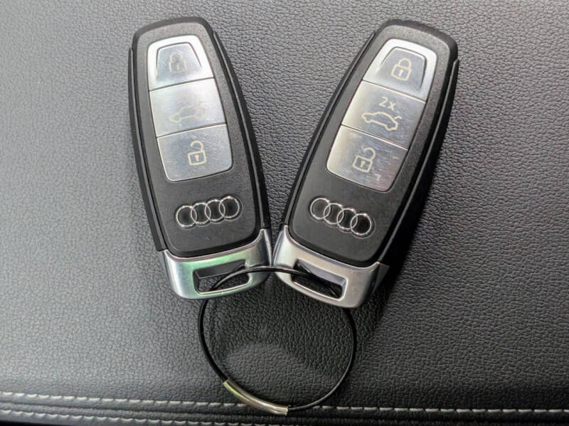 2024 Audi Q4 e-tron quattro Premium Plus 55