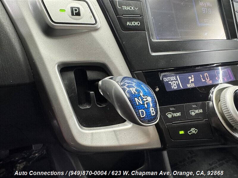 2014 Toyota Prius v Two