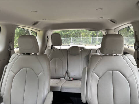 2017 Chrysler Pacifica Touring Plus