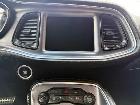 2016 Dodge Challenger SXT Plus