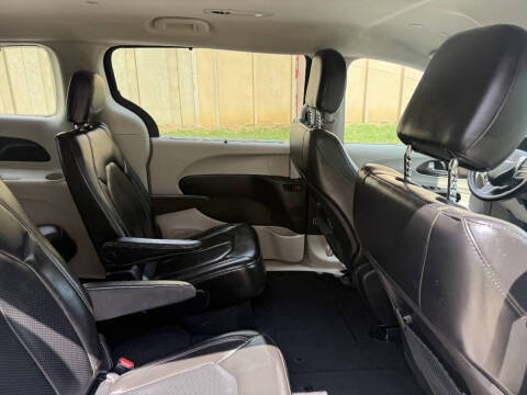 2020 Chrysler Voyager LXi