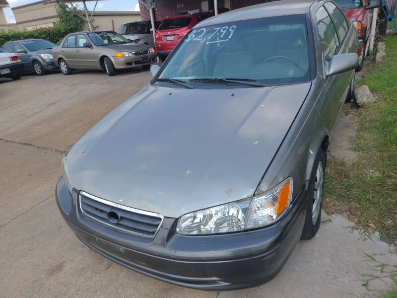 2001 Toyota Camry for sale at UGWONALI MOTORS in Dallas TX