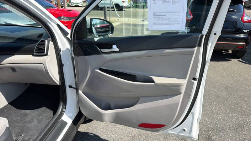 2020 Hyundai Tucson SE