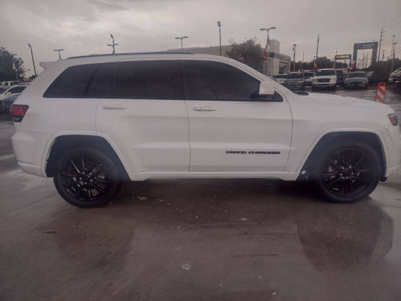 2020 Jeep Grand Cherokee Laredo