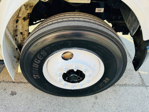 2008 Freightliner M2 106