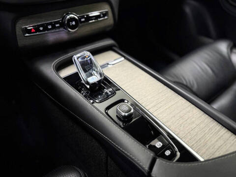 2023 Volvo XC90 B6 Ultimate Bright Theme 6P
