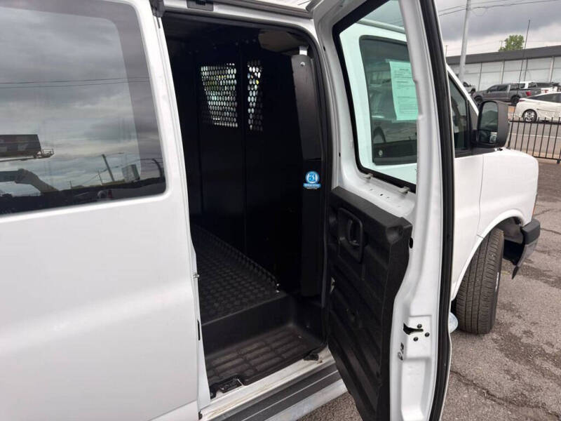 2022 Chevrolet Express 2500