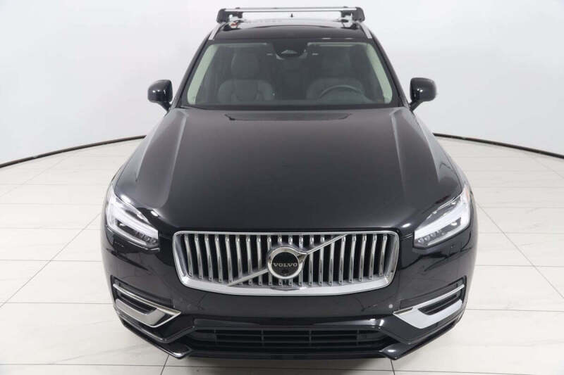 2025 Volvo XC90 B5 Plus Bright Theme