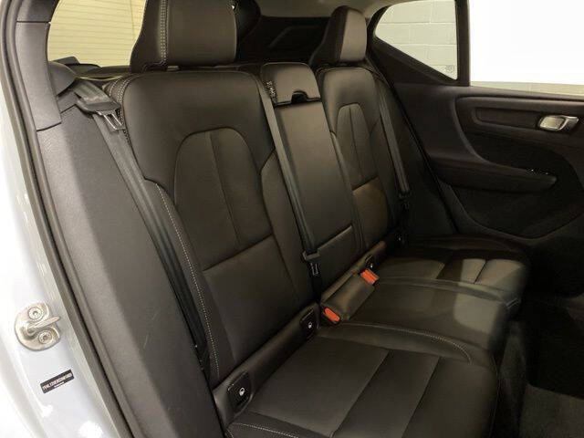 2025 Volvo XC40 B5 Plus Bright Theme