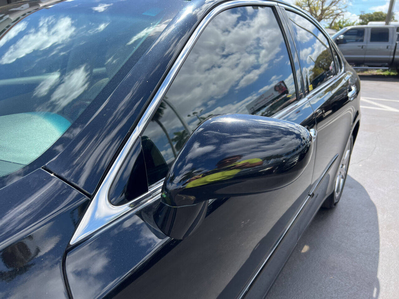 2009 LEXUS ES Sedan - $7,900
