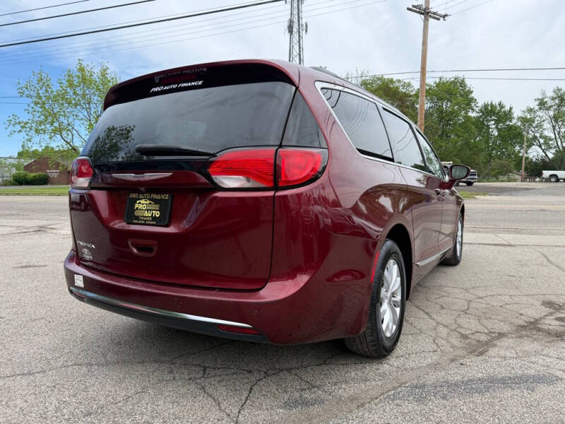 2017 Chrysler Pacifica Touring-L