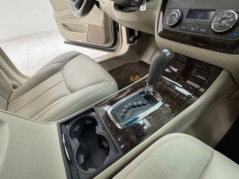 2010 Cadillac DTS Luxury Collection