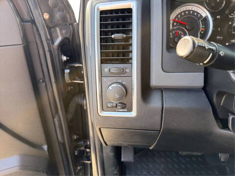 2017 RAM 1500 SLT