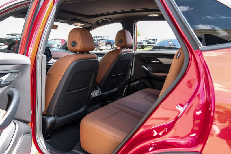 2024 VinFast VF8 Plus