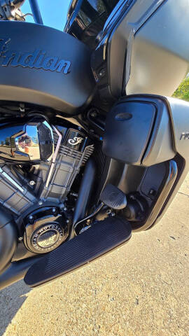 2023 Indian Pursuit Dark Horse Premium