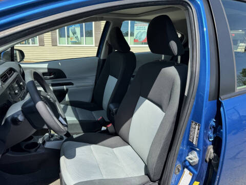 2014 Toyota Prius c Three