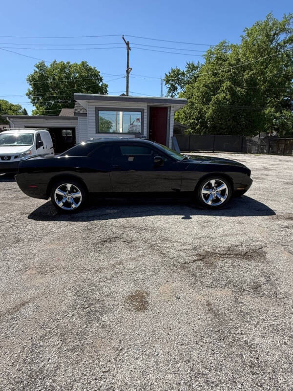 2013 Dodge Challenger SXT Plus