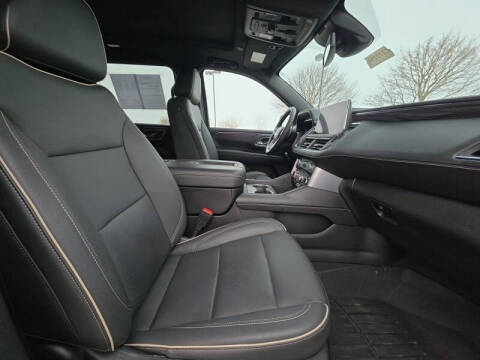 2023 GMC Yukon XL SLT