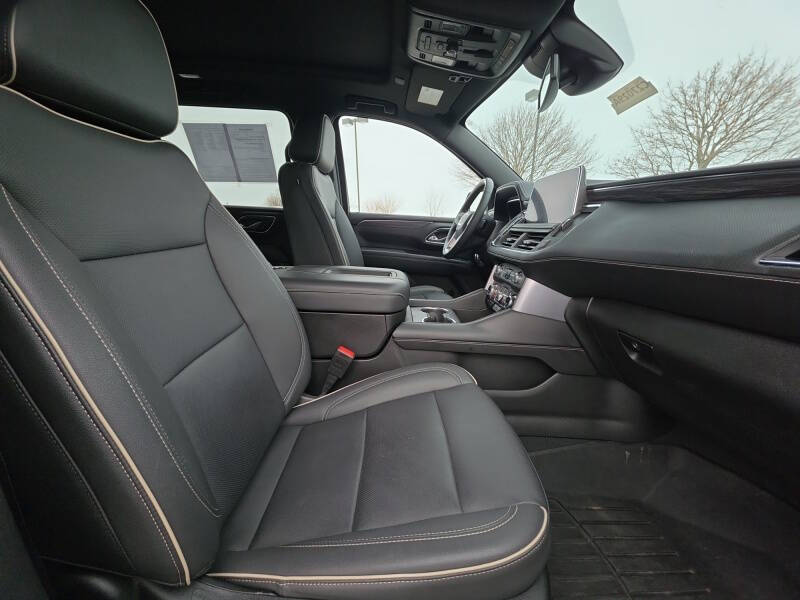 2023 GMC Yukon XL SLT