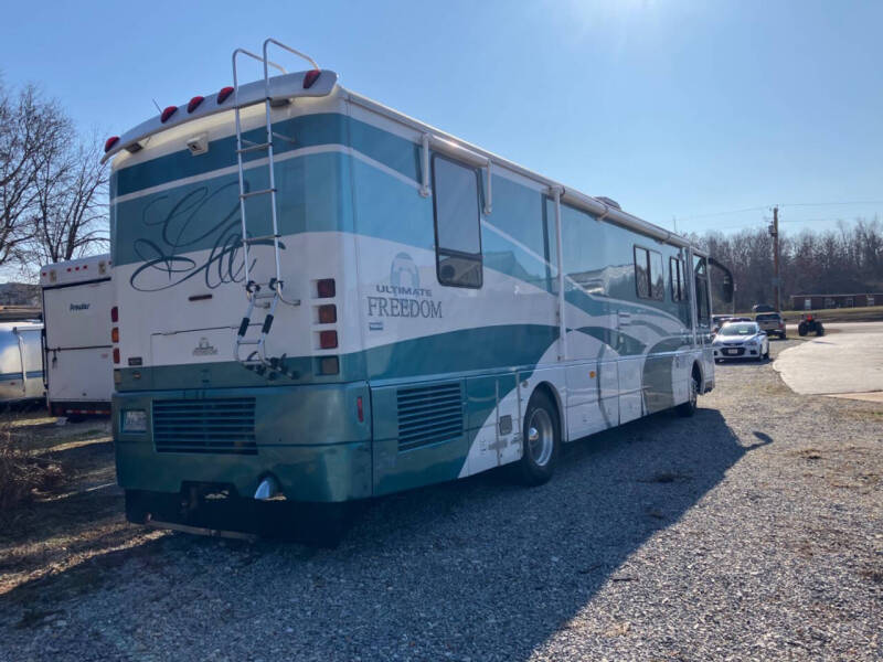 1999 Winnebago Ultimate Freedom