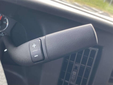 2025 Chevrolet Express 3500